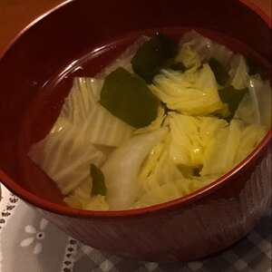 白菜とわかめのお味噌汁♬